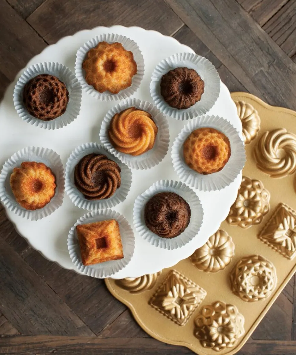 Nordic Ware Cookware^Bundt Charms Pan