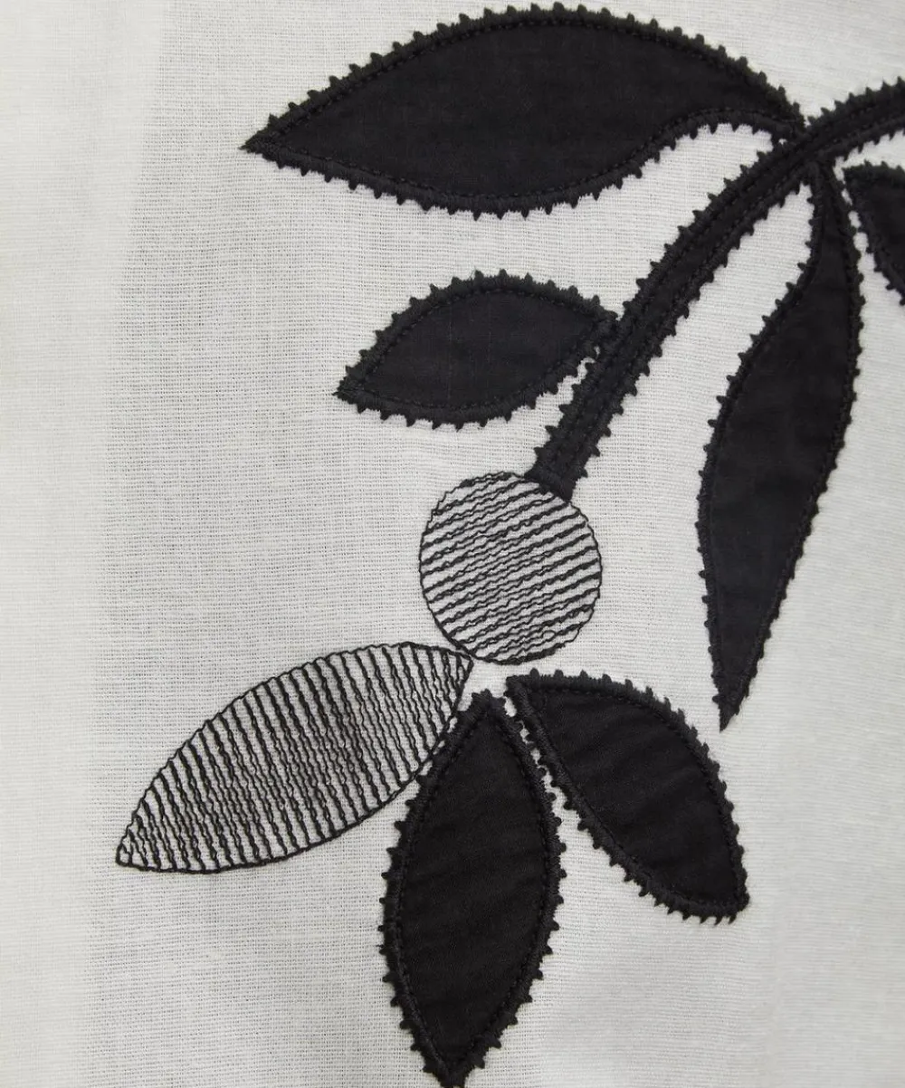 Wax London Shirts^Didcot Ecru-Black Bloom Applique Short-Sleeve Shirt