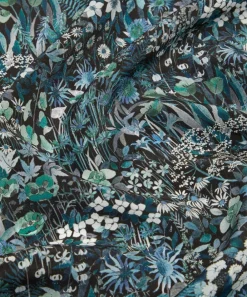 Liberty Fabrics Classic Silks|Crepe De Chine^Faria Flowers Small Crepe de Chine