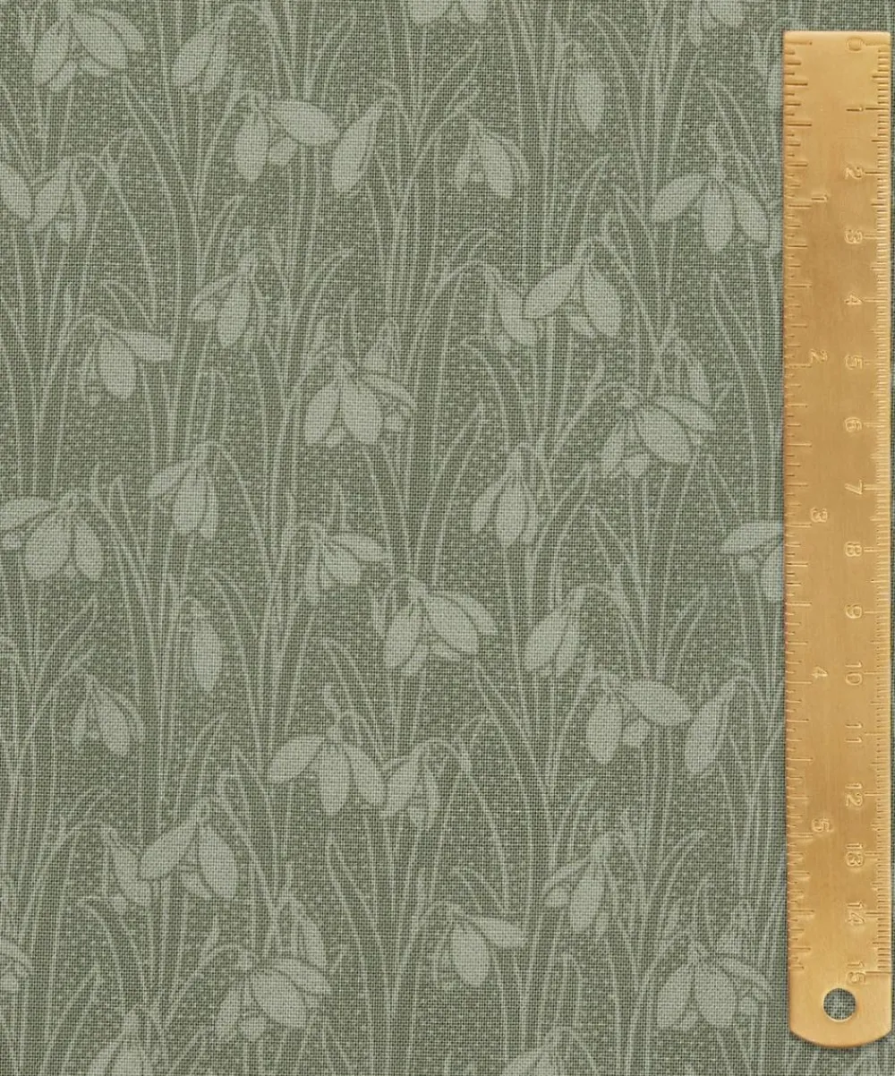 Liberty Fabrics Cotton For Quilting^Lichen Snowdrop Spot Lasenby Quilting Cotton