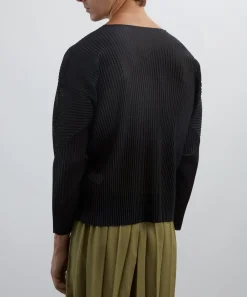 HOMME PLISSÉ ISSEY MIYAKE Knitwear & Sweats^LIGHT MESH Black Top