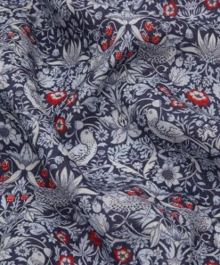 Avenida Home Tableware|Kitchen^Strawberry Thief 200x150cm Linen Tablecloth