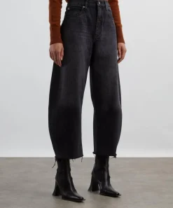 Frame Jeans^The Bubble Crop Jeans in Limitless Raw Fray