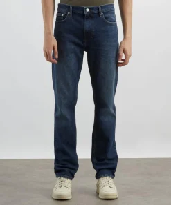 Frame Jeans^The Modern Straight Jeans in Pueblo